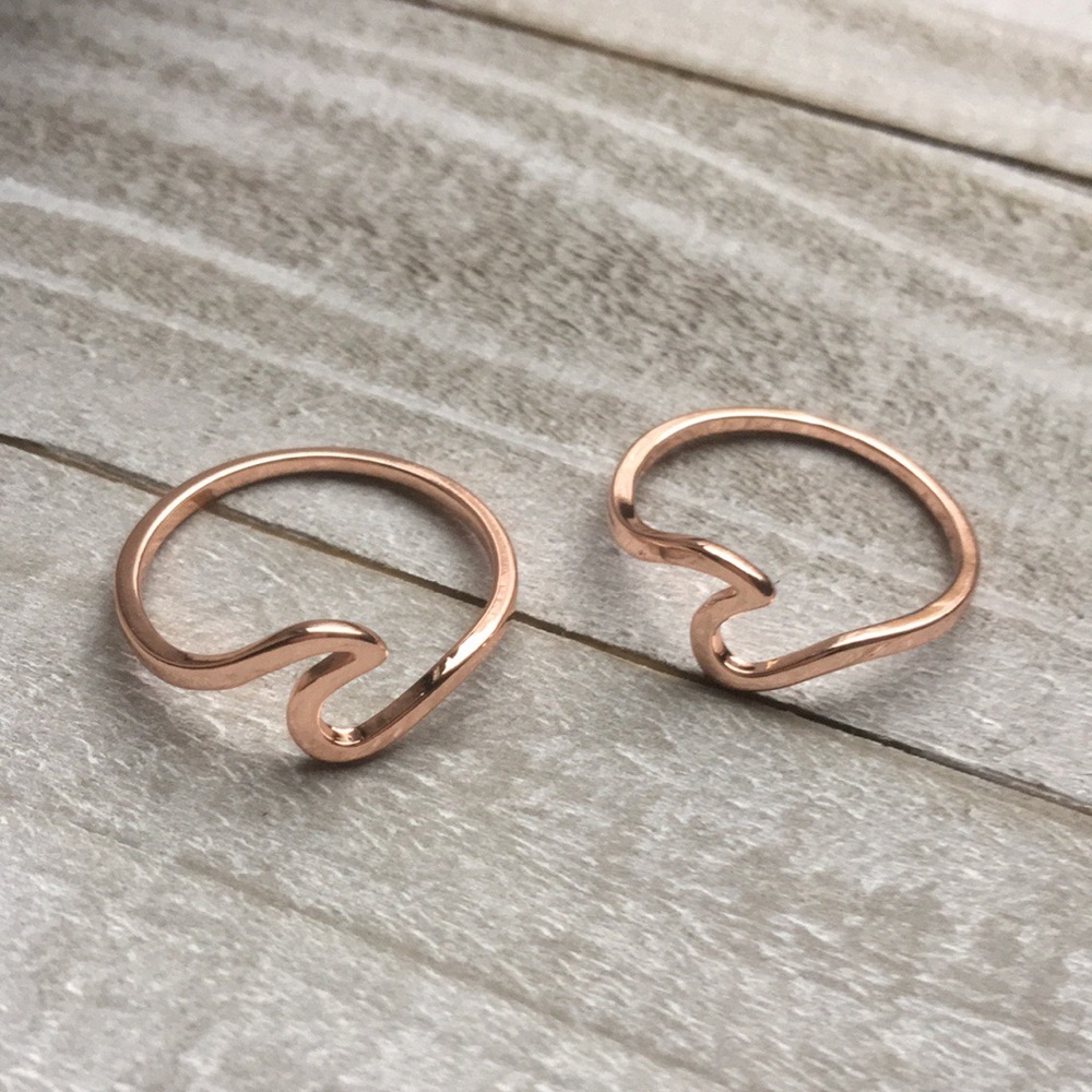 Wave Ring - Picture 3 of 5